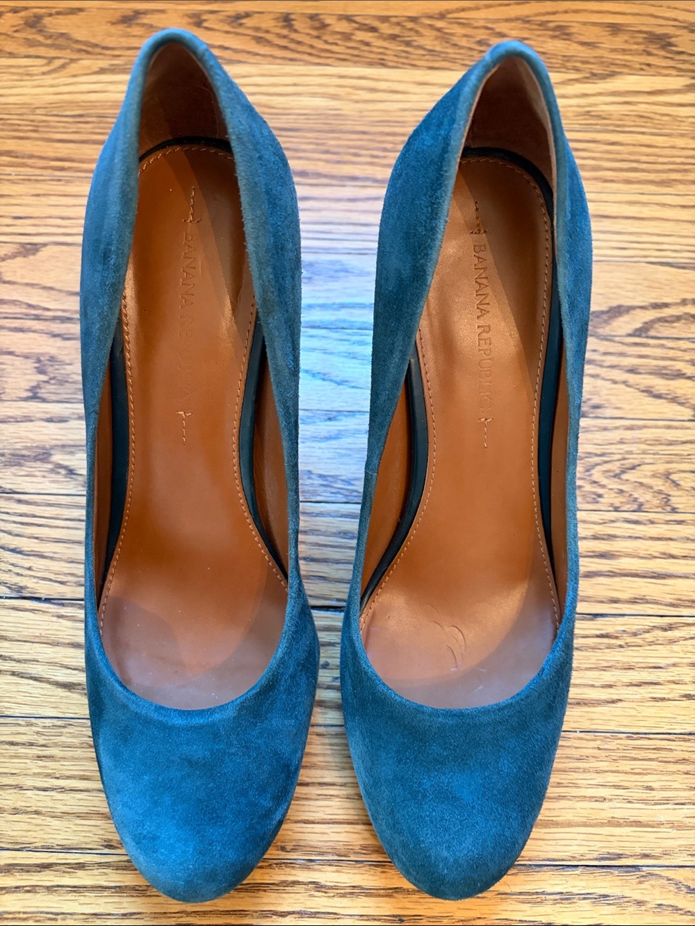 Banana Republic Teal Suede Pumps with low platform, size 8.5. Worn twice